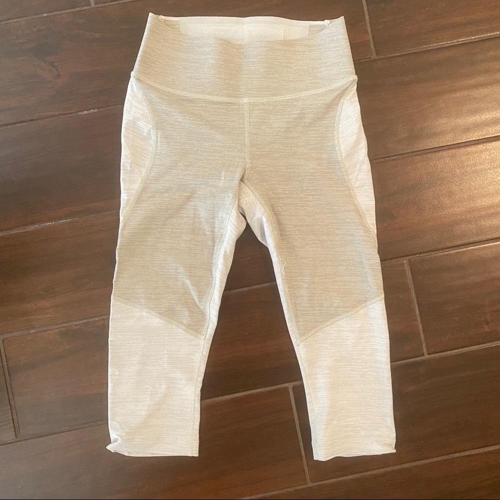 Outdoor Voices 3/4 Tan/Cream Leggings